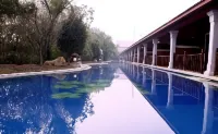 Lagoon Bay at Leonia - Pools
