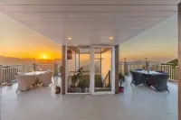 Wood Stock Kasauli - Rooms & Cottages - Panoramic View & Balcony Rooms