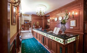 Grand Hotel London - Housity