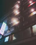 Cloud 9 Lodge - Hostels