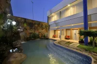 Hotel Dafam Cilacap - Kolam Renang