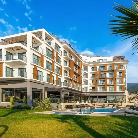 Maia Luxury Beach Hotel & Spa