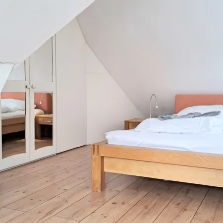 Likedeeler at the city harbor, duplex apartment in the old town