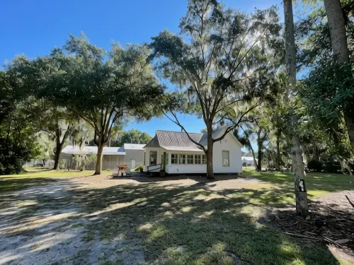 Charming 1930's house only a few blocks from the St. Johns River! - 3-Star