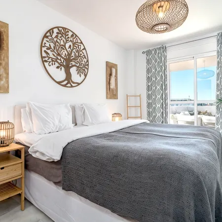 Lcr4 - Large 3-bedroom Apartment Near Beach