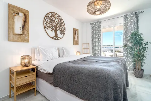 Lcr4 - Large 3-bedroom Apartment Near Beach - 2-Star