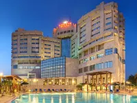 The Suryaa New Delhi Hotel berhampiran Kuil Sai Baba
