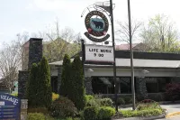 Downtown, Nice Furnishings, Clean & Cozy, W/ Fireplace, Indoor & Outdoor Pools - Private Pools