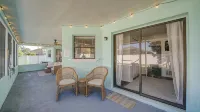 Cozy Coastal Home: Pool + Close to Beaches - 3 ดาว
