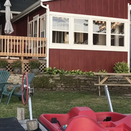 The lake life is waiting for you! Swimming, fishing, boating on Center Lake.