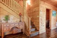 Log Home with Amazing Views of MT. Mitchell/Fireplace /Hot Tub/Pet Friendly - Wifi