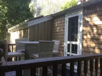 Quintessential Cottage Near Beaches and Newport Center. - Wifi
