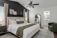 Central Cornelius Lake Norman 3 Bdrm Home-Chalkboard Wall-Firepit-Grill & More - Wifi