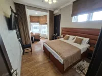 Zerkalnyij Hotel - 2-Star