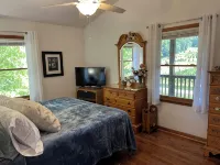 2 Views!  Front view of Lake Glenville & back view of Christmas Tree farm! - Alppimaja