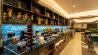 薩卡里亞ON7酒店 - 早餐