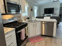 Cozy Home with Open Floor Plan Near Kennebunk and Maine Coast. - Wifi