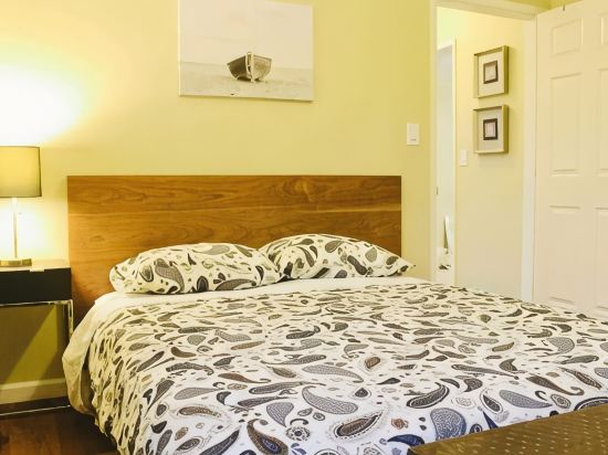 Modern 2Bed/1Bath bungalow style suite in Willow Glen