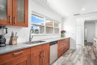 Naples Dream Escape 4BR Home, heated pool, 10min from Beach - Villas