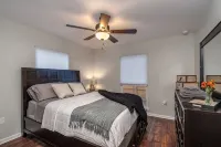Hidden Historic Ocala Bungalow - 방갈로