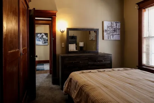 Two Bedroom Cutie in Midtown - 방갈로