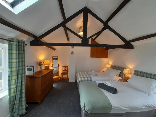 Cosy but spacious, historic cottage on The Red House Estate - Pools
