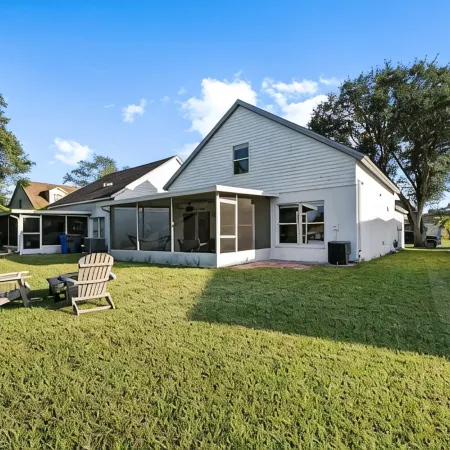 Serene 4BR Lakeside Retreat - Fire Pit & Comm Pool