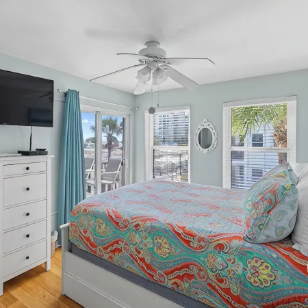 ~Beachfront ~ Spectacular View~Updated ~ Family Friendly~Great Location~