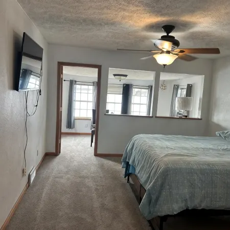 Lakefront house 2-bedroom house in delightful Michigan Center with WiFi, AC
