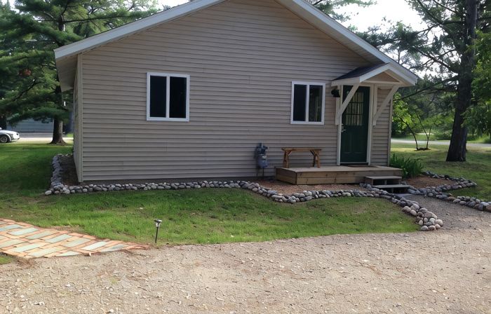 Open All Year * Ausable River Access * Newly Remodeled!