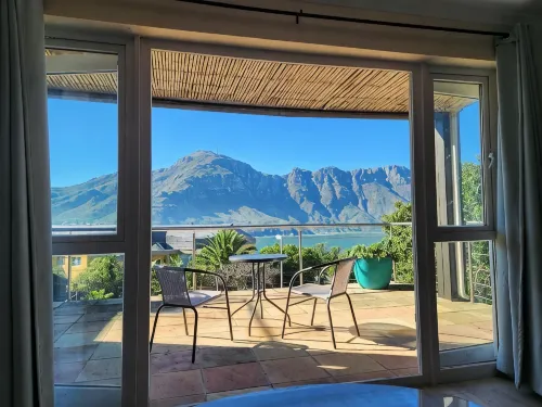Hout Bay Breeze - parking