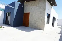 Exclusive San Marino Villa: Modern, Accessible, A/C & Hot Tub - Bungalows