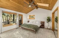Pinewood Lodge / Backs to Forest / Near Downtown! - อ่างจากุชชี่