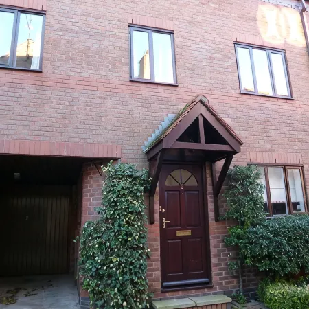 Modern Townhouse In The Heart Of Historic Beverley