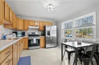 Cozy 3 Bedroom Glassboro Home - Homestays