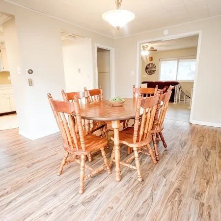 Spacious 4-bedroom Off-Campus House