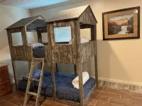 Cozy Cottage on 7 acres - 3-Star