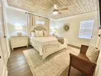 Cottage by the Square - 4-Star