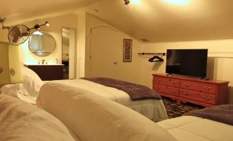 The Loft at Aspen Pine with Wi-Fi, AC in wonderful Hot Springs