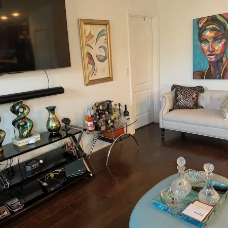 Charming 2-bedroom house with WiFi and AC in Palm Bay