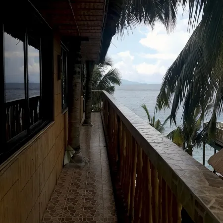 Bamboo House Beach Lodge & Restaurant