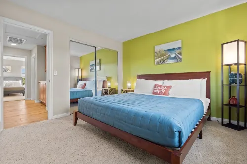 Resort-style Home with stunning views, pool, hot tub, putting green - Homestays