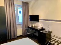 Hotel Kaiserswerth Hotels near Wittlaer