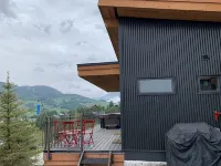 Couples retreat with private hot tub, endless views, and hiking trails above you - 4-Sterne