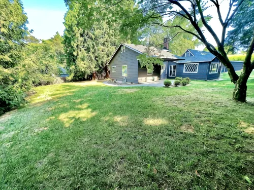 Gem in Milwaukie 2 bedroom - 2 Bathroom -  Huge yard - 4성급