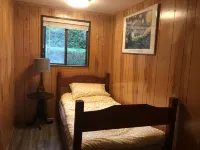Beach house with views of Puget Sound, ferry, North Cascades, Mt Baker, Rainier. - de playa