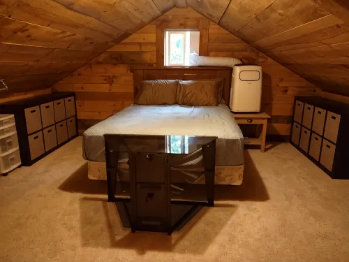 Secluded cabin in the woods-UTV, hunting, fishing, pet friendly - Wifi