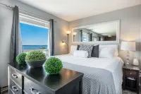 Water View From Every Window With Steps From The Beach - 3-Star