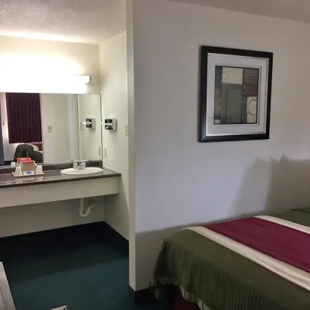 Travel Inn & Suites Atlanta Texas Hotels in Cass County