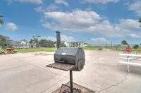 Rockport Dreamin! Steps to private 750' fishing pier and boat ramp! - 4 星級